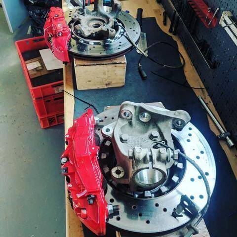 BMW E92 335xDrive complete conversion to AMG C63 brakes (092789)